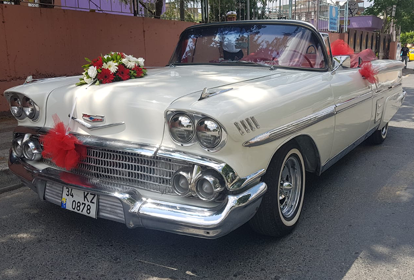 CHEVROLET 1958 ÜSTÜ AÇIK BEYAZ